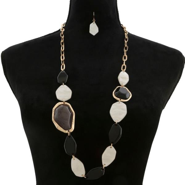 ACETATE GEO SHAPE LINK NECKLACE