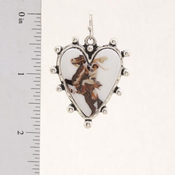 WESTERN HEART DANGLE EARRING