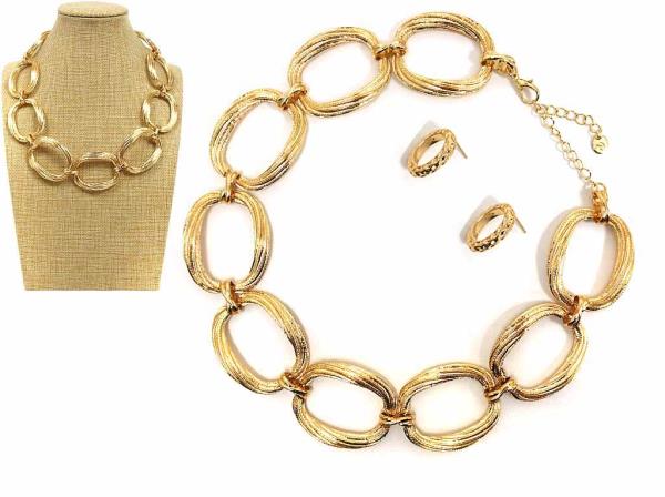 OVAL LINK METAL NECKLACE