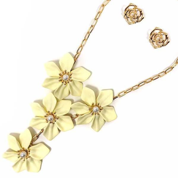 FLOWER COLOR PEARL BEAD NECKLACE