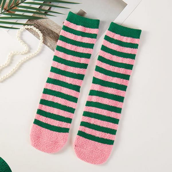 CHRISTMAS FUZZY SOCKS GIFT BOX