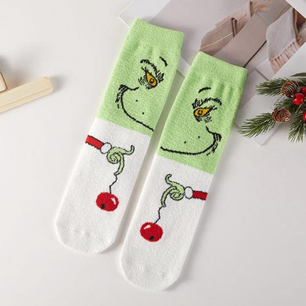 CHRISTMAS FUZZY SOCKS GIFT BOX