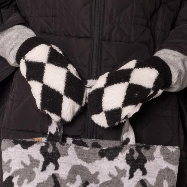 DIAMOND SHERPA MITTENS GLOVES