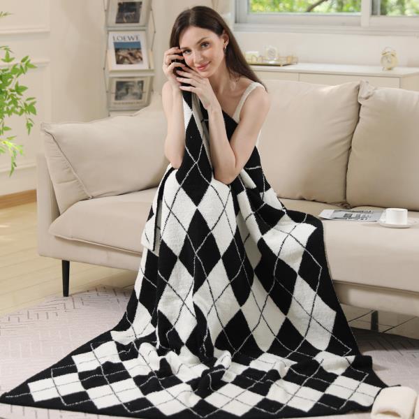 ARGYLE PATTERN LUXURY SOFT THROW BLANKET
