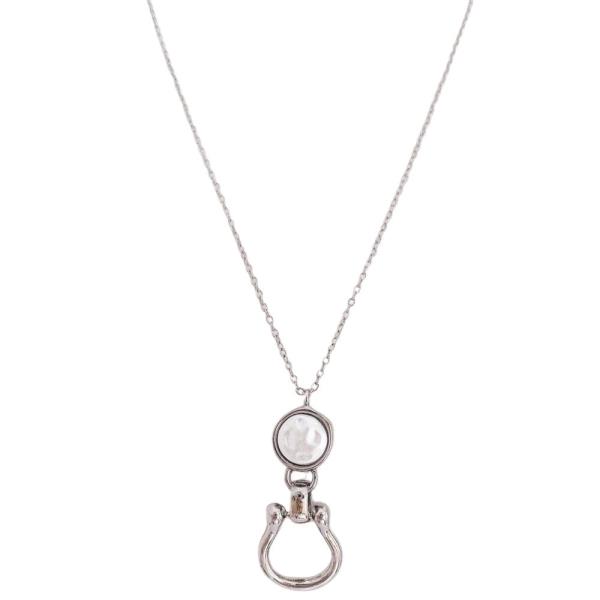 METAL FAUX PEARL HORSEBIT PENDANT NECKLACE