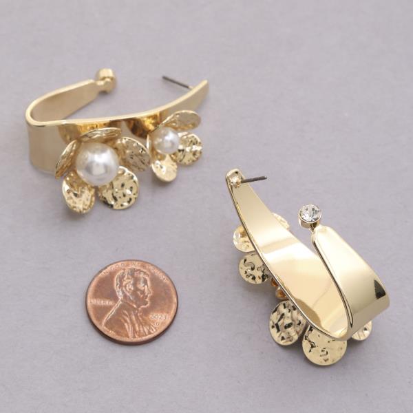 SODAJO DOUBLE FLOWER PEARL BEAD METAL GOLD DIPPED EARRING