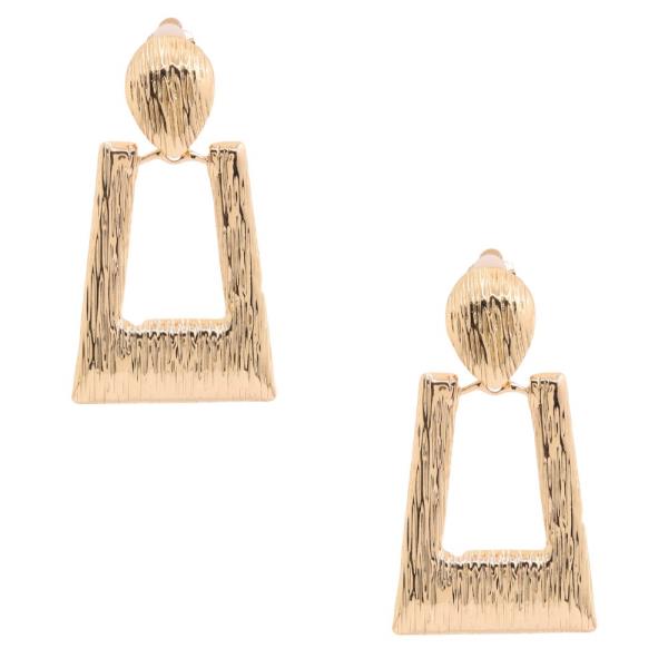 TEXTURED TRIANGLE METAL DANGLE EARRING