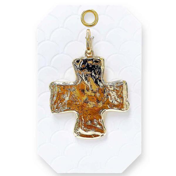 HAMMERED METAL WIDE CROSS BAG CHARM