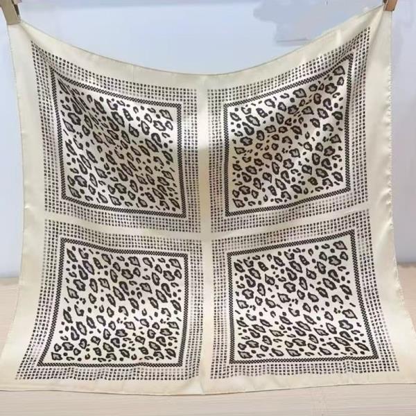 SILKY LEOPARD PATTERN BANDANA SQUARE NECK SCARF