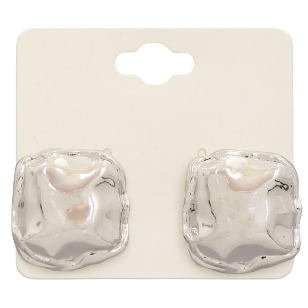 SQUARE HAMMERED METAL EARRING
