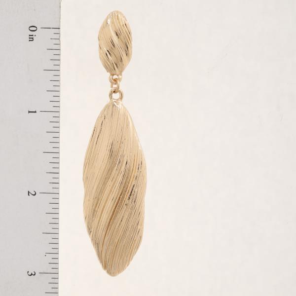 LINED METAL DANGLE EARRING