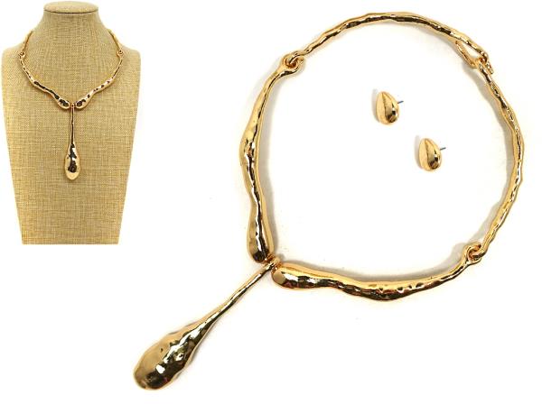 HAMMERED METAL LONG BAR NECKLACE