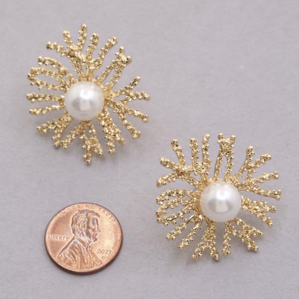 SODAJO PEARL BEAD METAL FLOWER GOLD DIPPED EARRING