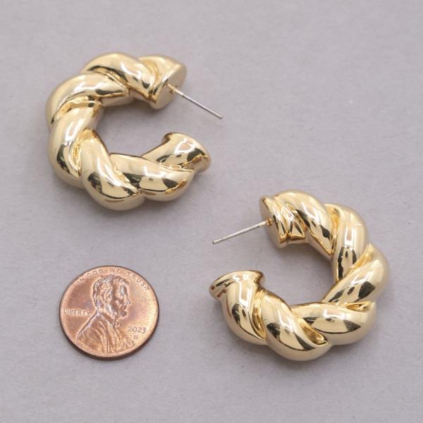 SODAJO TWISTED LINK OPEN HOOP GOLD DIPPED EARRING
