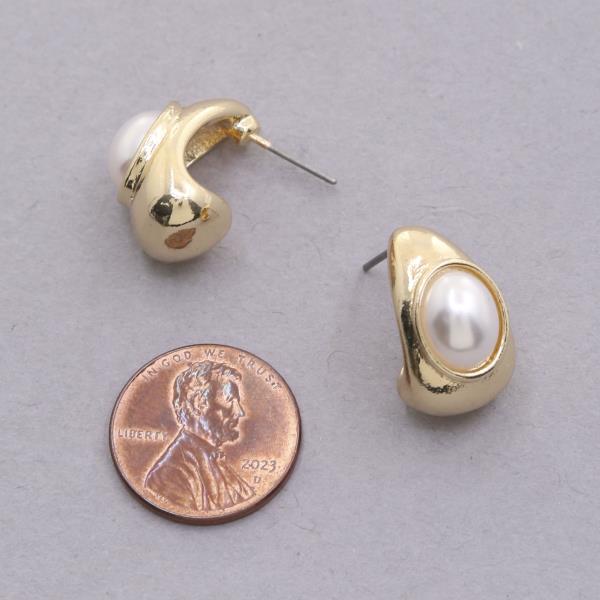 PEARL BEAD METAL EARRING