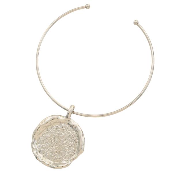 SDJ ROUND PENDANT METAL NECKLACE