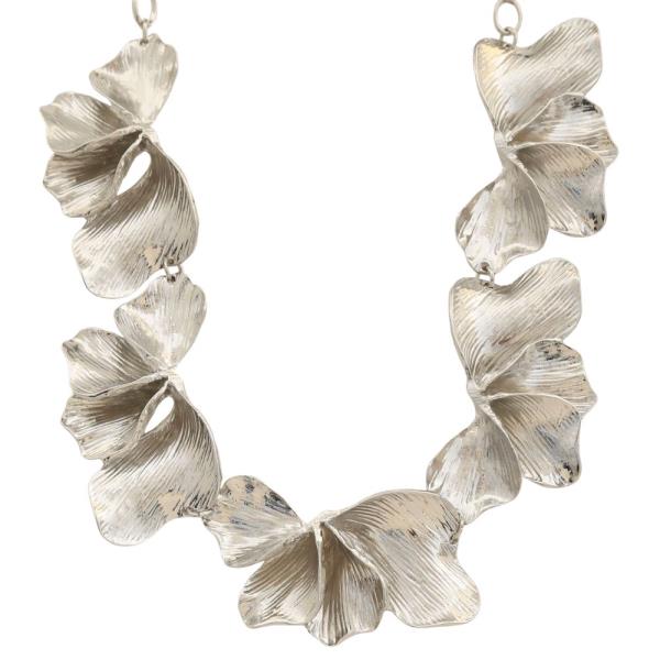 FLOWER PEARL METAL NECKLACE