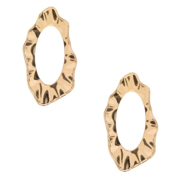 SDJ OVAL METAL EARRING