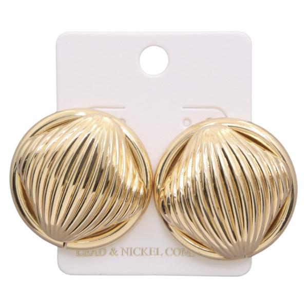 ROUND METAL EARRING
