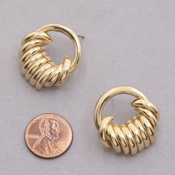 ROUND METAL EARRING