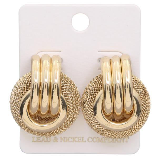 TRIPLE HOOP ROUND METAL EARRING