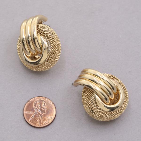 TRIPLE HOOP ROUND METAL EARRING
