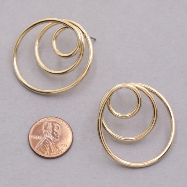 SWIRL ROUND METAL EARRING