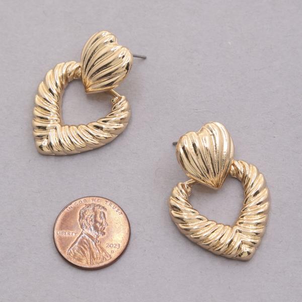 HEART SHAPE METAL EARRING