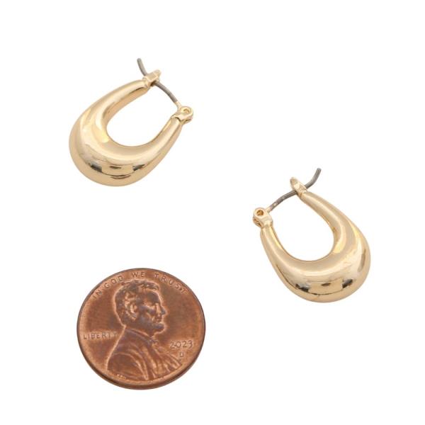 U SHAPE METAL DANGLE EARRING