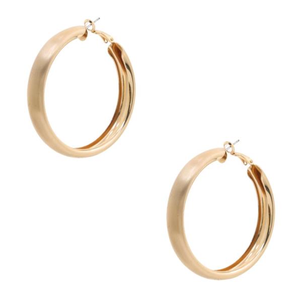 HOOP METAL EARRING