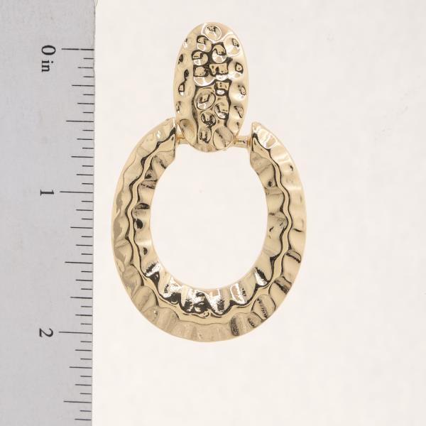 TEXTURED OVAL LINK DANGLE EARRING