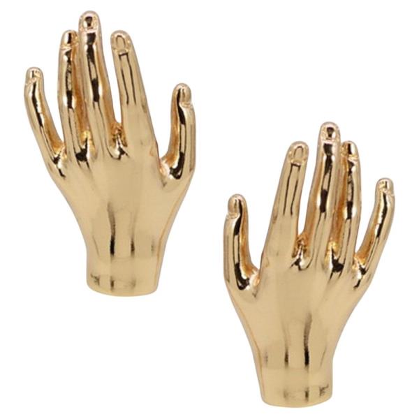 METAL HAND STUD EARRING