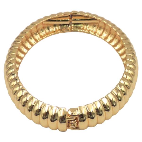 OMEGA CHAIN TEXTURED METAL HINGE BRACELET