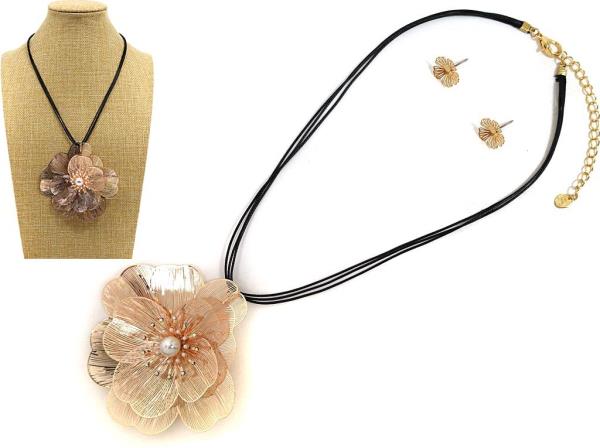 FLOWER PEARL BEAD PENDANT NECKLACE