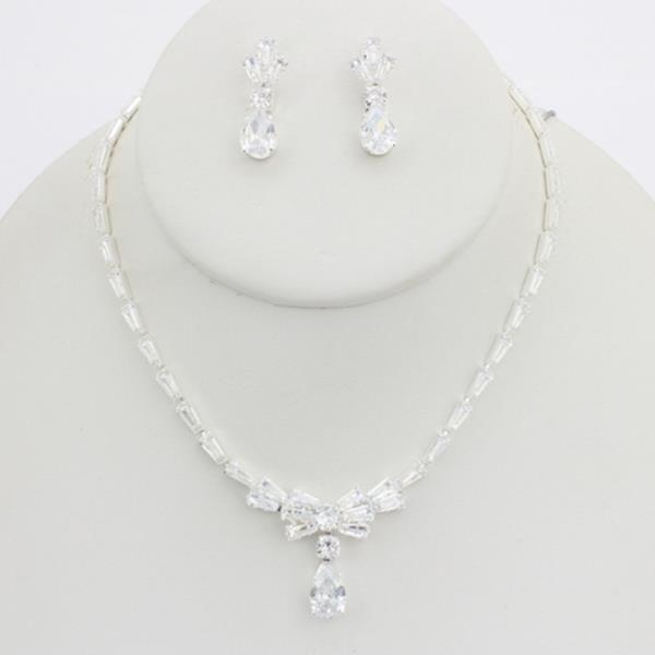CRYSTAL STONE DROP PENDANT NECKLACE EARRING SET