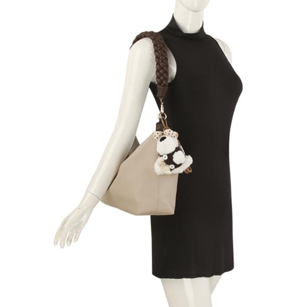 SMOOTH SHOULDER BAG W DOLL KEYCHAIN