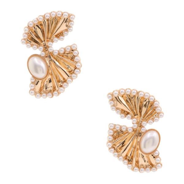 PEARL BEAD RHINESTONE RUFFLE METAL EARRING