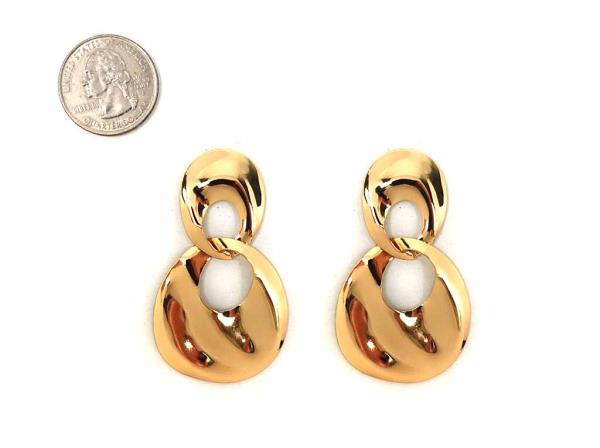 ROUND METAL LINK DANGLE EARRING