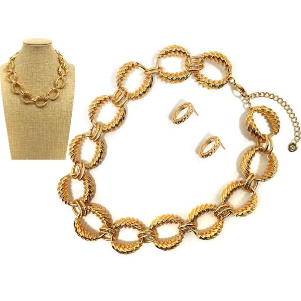 TEXTURED METAL LARGE ROUND LINK NECKLACE EARRING SET