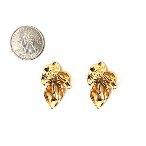 TEXTURED METAL LEAF STUD EARRING