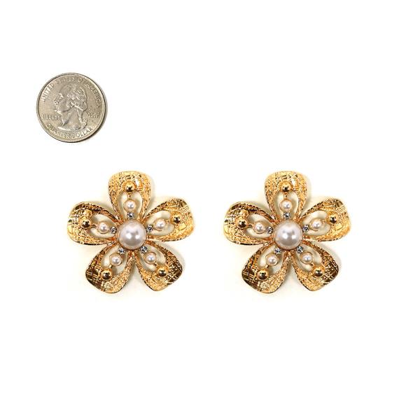 METAL PEARL FLORAL STUD EARRING
