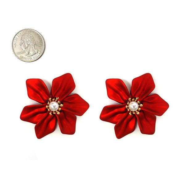 COLOR METAL FLOWER STUD EARRING