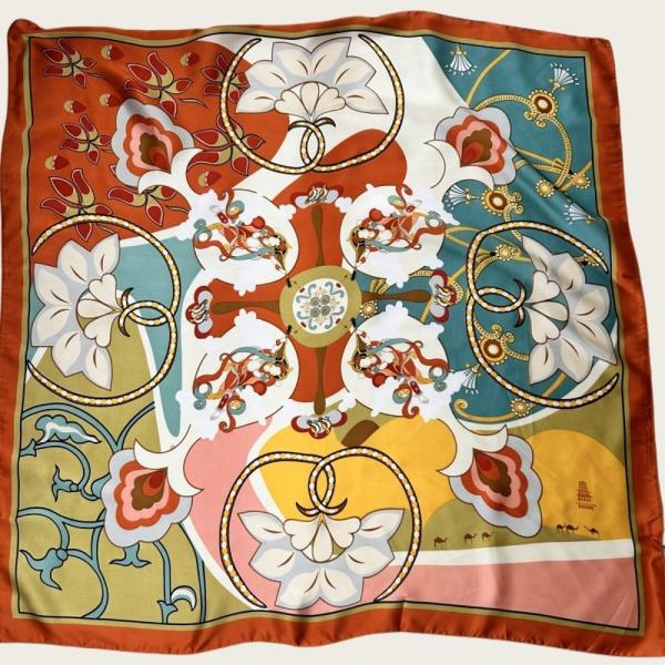 FLORAL CHAIN PRINT SCARF – VINTAGE SILK-LIKE SQUARE