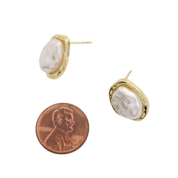 PEARL METAL EARRING
