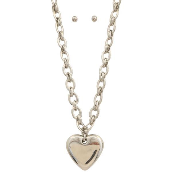 PUFFY HEART PENDANT CIRCLE LINK METAL NECKLACE