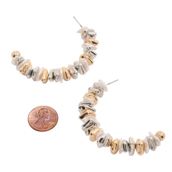 TWO TONE BEAD HALF CIRCLE EARRING