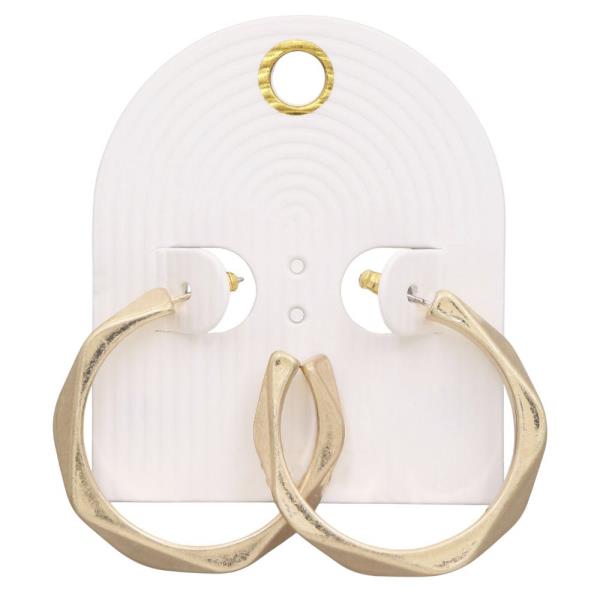 WAVY METAL OPEN HOOP EARRING