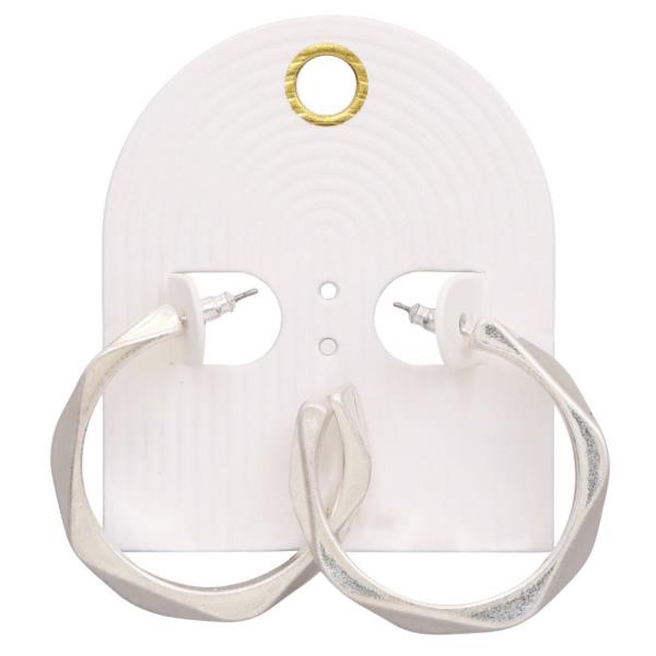 WAVY METAL OPEN HOOP EARRING