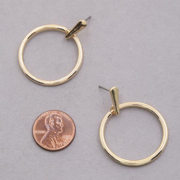 METAL BAR ROUND METAL EARRING