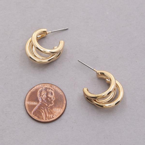 TRIPLE HOOP METAL EARRING